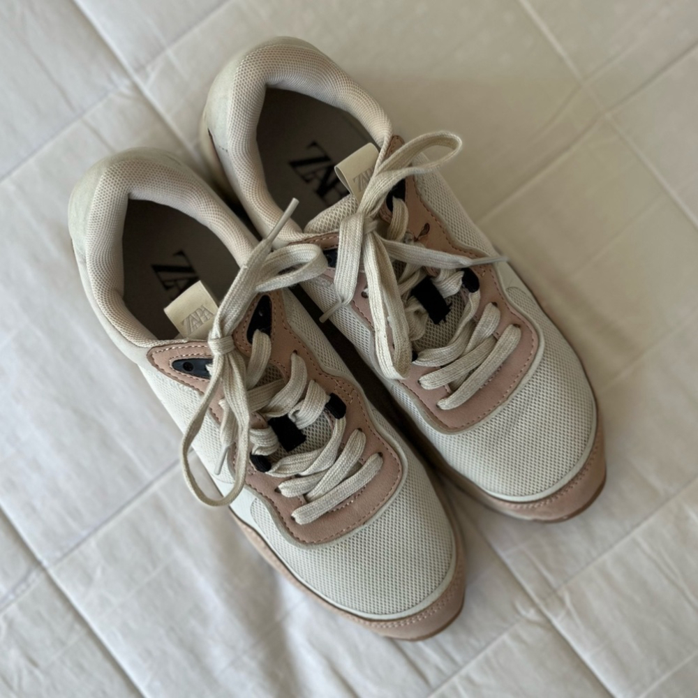 SOLD 🌙 ZARA Pale Pink, Black & White Lace-up Sneakers Size 39/US 8 - Picture 1 of 16